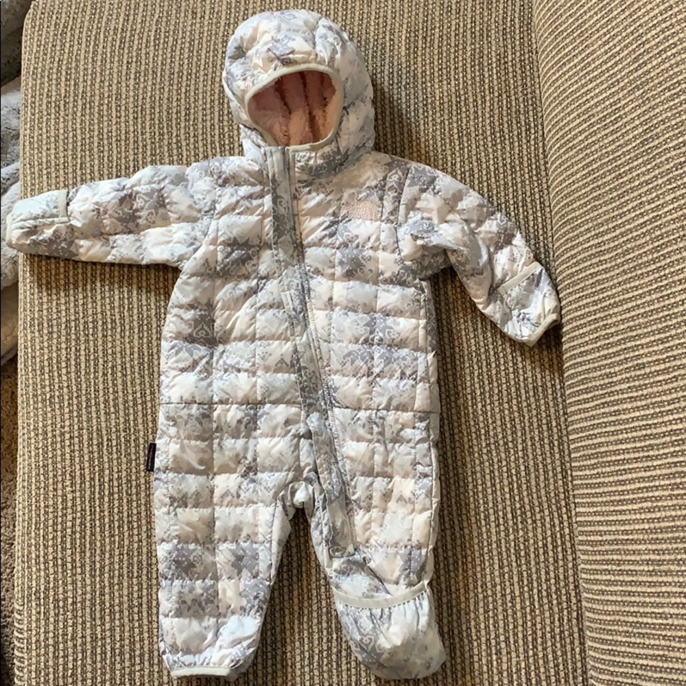 Baby girl The north face snow suit and hat